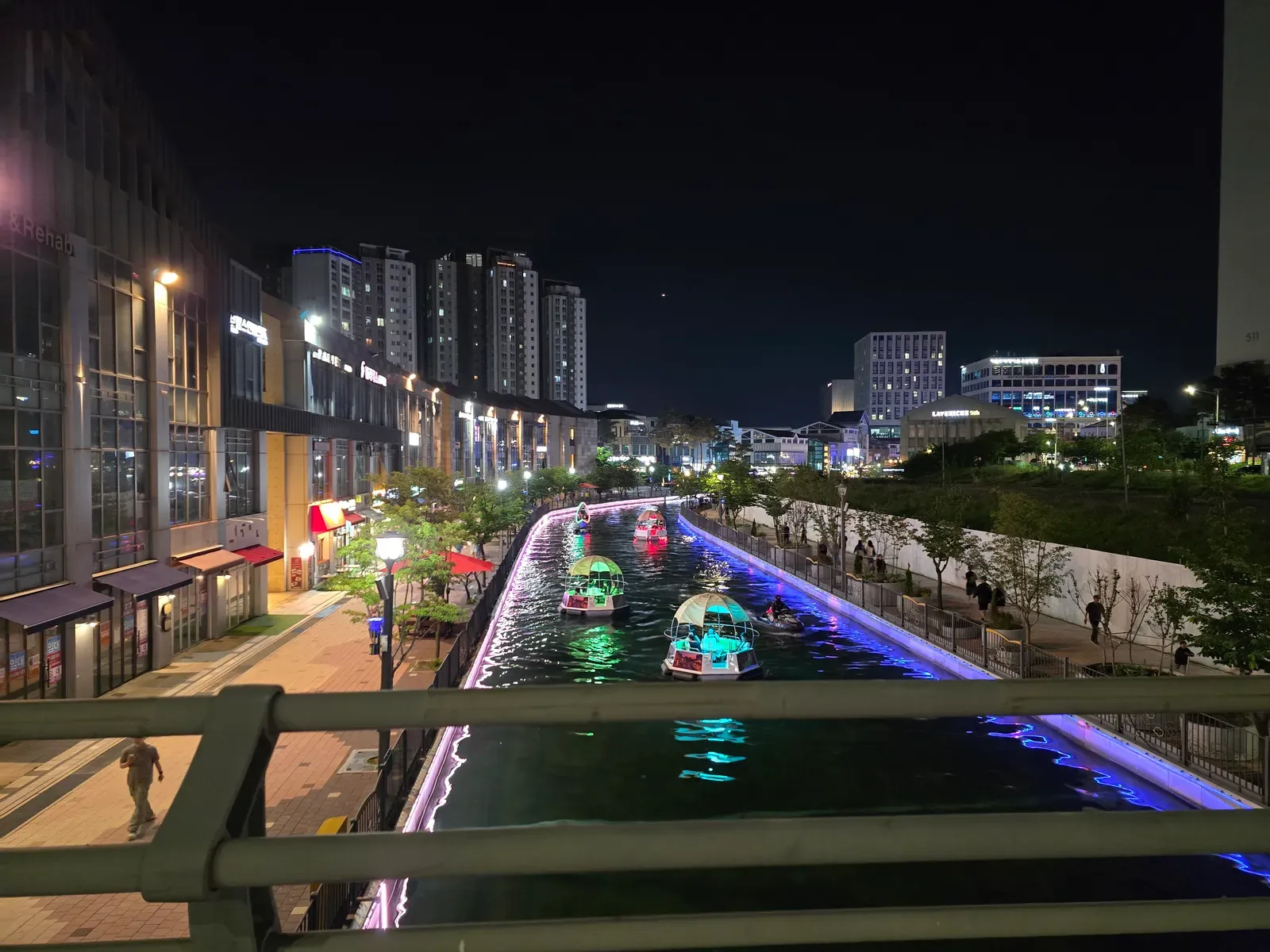 라베니체 광장